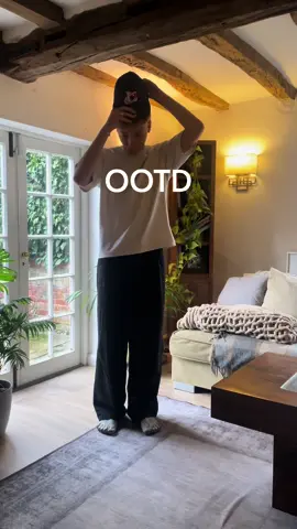 Five fingers round the house 🤓😎 #fyp #fashiontiktok #menswear #fivefingers #vibram #OOTD #clothing 