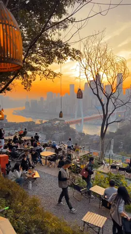 Chinese lifestyle 🥰😌🇨🇳 #chongqing #chongqingcity #china   #rafflescitychongqing #sunset #sunsetlover #cityvlg #chineselifestyle #foryou #pourtoi #fyp 