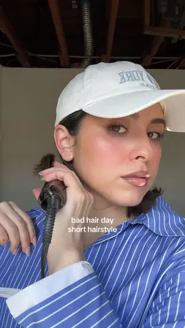 Save this for your next bad hair day🧢💘✨ #shorthairstyles #shorthair #hathairstyles #badhairday #hairstylesforshorthair #hathairideas 