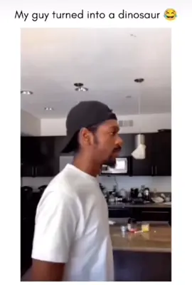 THE SIDE EYE 😭 #irishgirlchloe #Trex #posture #sidewalk #dailylaugh #memedream #tiktok #viral #trending #foryoupage #funnyvideos #fyp #fy #foryourpage #funny #funnymoments #meme