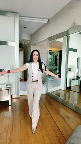 @Divine_Brows #fypシ #fyp #outfit #ladiesroom 