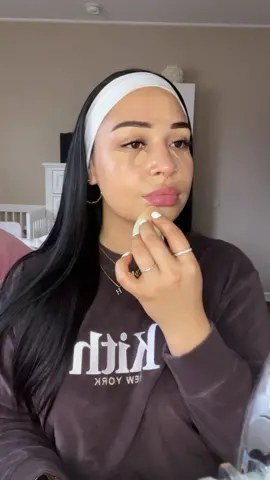 no foundation makeup days 🤎 #fyp #nofoundationmakeup #grwm #makeupvideos #makeuptutorial #getreadywithme #lightmakeup #foryoupage @loréal paris usa @elfcosmetics @Rare Beauty @Patrick Ta Beauty @Kylie Cosmetics 