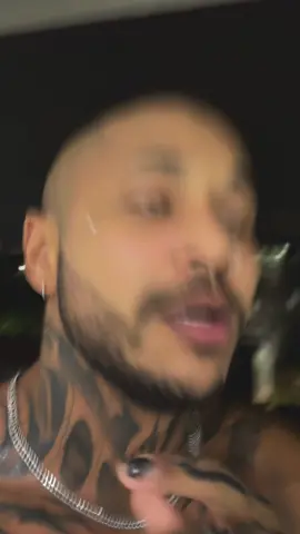 Tá, fala um número