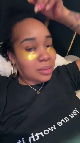 Get you some!!! #viral #goldpatches #undereyebags #skincareroutine 