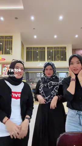 black team😎😎 #bukber #fyp 