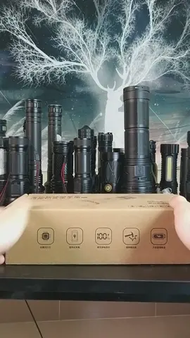 đèn pin công suất lớn,dành riêng cho công việc chống trộm và bảo vệ tài sản#denpincamtaysieusang #xuhuong2023 #xuhuong #đènpin #denpincongsuatlon 