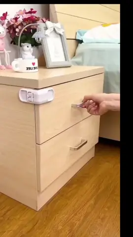 Cabinet Lock ✨ Para maiwasan ang biglang pagbukas bukas ng cabinet niyo at safe pa sa babies nyo. #cabinetlock #lock #cabinetbabysafetylock #safetylock #affiliatemarketing 