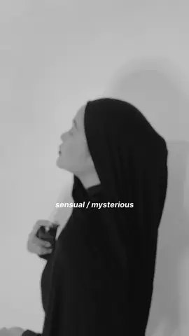 Parfum yang ngasih vibe: independent, rich, and sensual womann!! 🥀 #CrusitaOfficial #ParfumLokal #ExtraitDePerfume #Parfum12Jam #ParfumViral