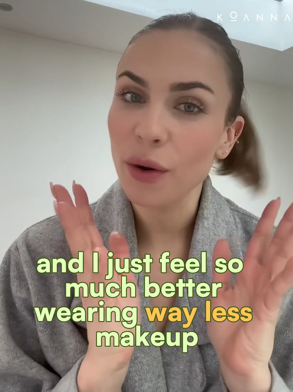 Say goodbye with hormonal acne with the Koanna LED Light Therapy Mask! #hormonalacne #teenageacne #ledlighttherapymask #ledmask #acnesolution #acnetreatment #acneskincare #hormonalacnetreatment #hormonalacnesolution