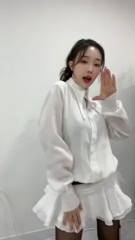 무슨 뜻인지 아는 사람 ..?? #fypシ  #trend #dance #이요iyo 
