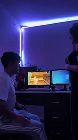 2024, la espera valio la pena #Love #couple #fortnite #hug 