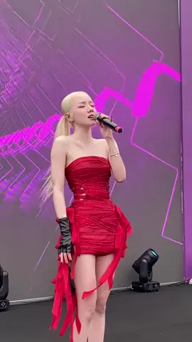 Phương Ly live hit “MISSING YOU” tại HN phát sáng ạ 🫠🌼💓 #phuongly #phuonglyharuharu #missingyou #live #fancam #dnqa #fyp #viralvideo #xuhuong