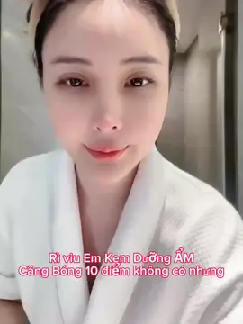 👉🏽RÌ VIU TỪ KHÁCH HÀNG - ĐÁNH GIÁ CHÂN THỰC NHẤT  🔆Hết ý với làn da cấp nước chuyên sâu, căng bóng trắng sáng , mướt mịn chuẩn gái Hàn với Kem Sữa Dưỡng lợi Khuẩn Narci ✅ Da cứ trong trẻo, mượt bóng, trắng mịn lênnn !!  ➕ Làn da được cấp nước, khoá ẩm đầy đủ, trắng mướt, căng tràn sức sống cả ngày. 100% khô thoáng, nhẹ mặt, lớp nền trắng sáng, mướt bóng như phủ lớp sương mịn. Hoàn toàn căng bóng đúng nghĩa chứ ko phải kiểu bóng dầu đâu nha. Chỉ cần thoa 1 lớp mỏng lên thôi là đủ rồi nhé ạ #narci #kemnarci 