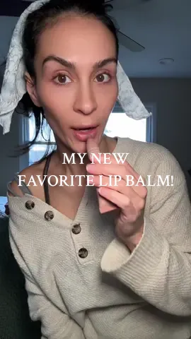 I am officially a @Summer Fridays stan now and want these in every flavor, color and form! They have taken my @AquaphorUS lip balm spot. I need everything from this brand now! #lipbalmaddict #lipbalm #summerfridays #summerfridayslipbalm #butterbalm #lipgloss #glossylips #fy #fypシ #viralvideo #skintok #lip 