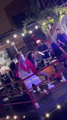 #chorrillos #reparto #yourpage #viral #fiesta @ALEXI Y LA DOBLE A  la pusimos en el satélite mi gato 🦹‍♂️