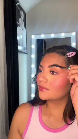 Barbie 💗😚  🎀 The Porefessional Face Primer @Benefit Cosmetics  🎀 Benetint Cheek & Lip Stain  🎀 Hoola Matte Bronzer  🎀 BADgal BANG! Volumizing Mascara  🎀 Precisely, My Brow Pencil  🎀  24-Hr Brow Setter  #benefit #benefitcosmetics #benefitbrows #benefitclubpink 