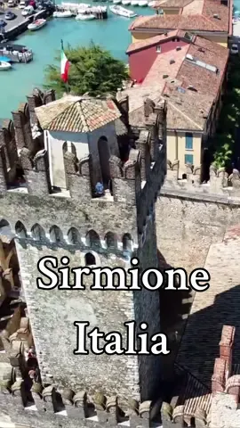 Sirmione Italia 🇮🇹 Lago di Garda 🏞 . . . #foryou #trevalblog #italiatravel #travelmore #positivityonly #oldtown #citycentre #italytravel #lagodigarda #northitaly 