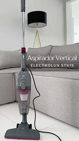 Nosso novo ajudante!😍Aspirador Vertical Power Speed Ultra Electrolux. Modelo STK15. Achei ele bem potente e parece ser resistente. Um bom poder de sucção, tem filtro HEPA é um fio com comprimento de 6 metros. Pode ser usado como aspirador vertical e de mão.🥰 Achei o preço bom para a qualidade que oferece. Depois que eu usar uns dias conto para vocês minha experiência.🙌🏻 #dicasdecasa #dicasdedonadecasa #donasdecasa #aspirador #aspiradorvertical #aspiradoreletrolux #limpezadecasa #dicasdelimpeza 