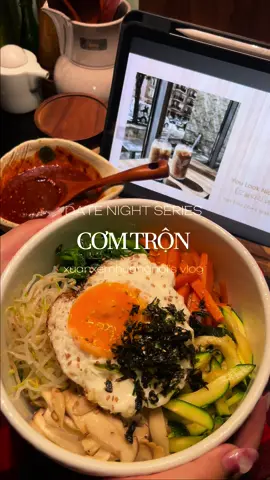 Bibimbap for tonight 💕 Cơm trộn thì ai cũng thích rồi đúng không nà 😆❤️ #LearnOnTikTok #AnCungTikTok #vtmgr #WomenOfTikTok #TikTokCommunityVN #xuanxemhuongnoi 