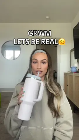 GRWM HAPPY WEDNESDAY 🤍🤍🤍 #grwm #chitchat #to #sketch #bachelor @e.l.f. Cosmetics @REFY @Stanley 1913 