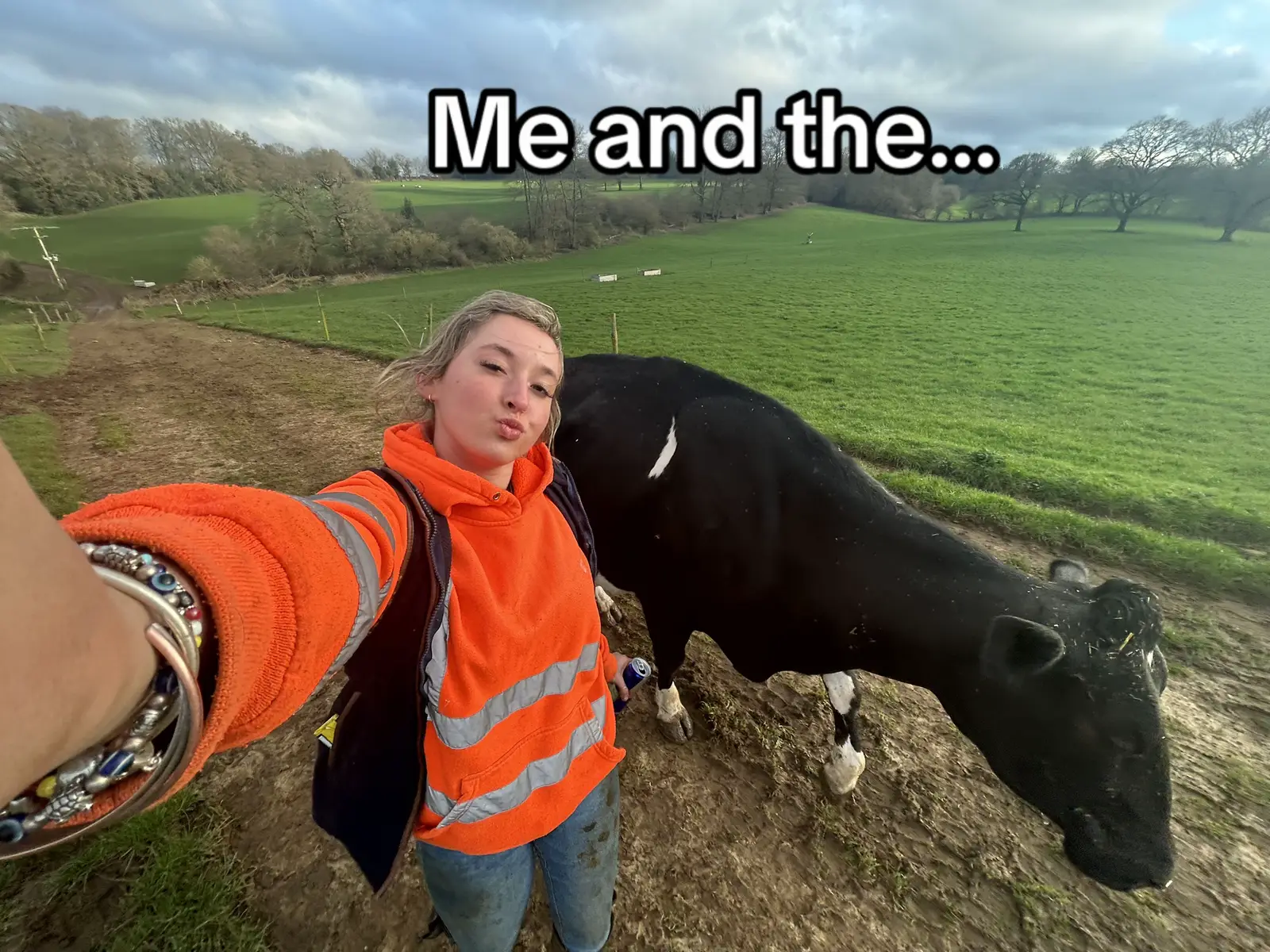 #girlsthatfarm🌾🌾 #fyppppppppppppppppppppppp #youngfarmersdoitbest🤌🏻🥩🐄 #cattlefamer #cowsontiktok #youngfarmersparty💪🚜🤟 #girlsthatfarm #youngfarmersparty💪🚜🤟 