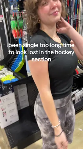 @Scarlett her idea #hockeyboys #hockey #icebreaker 