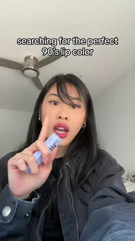 WHAT SHADE IS IT 💥💥 #90slip #90slipcombo #saiebeauty #saielipblur #saielipstick #90slipstick #monicageller #grungelipstick #grungelips #macparamount #maclipstick #rachelgreen #jenniferaniston 