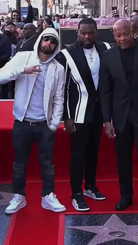 Eminem Attends Dr.Dre's Walk Of Fame Ceremony with Snoop Dog & 50 Cent #stilldre #music_lovers12 #eminem #slimshady #drdre #snoopdogg #50cent #walkoffame #halloffame #ceremony #hiphop #rappers 