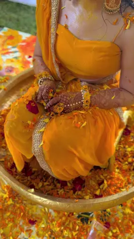 Haldi ceremony 💛 #desiwedding #haldi #haldiceremony #dulhankihaldi #indianwedding #punjabiwedding