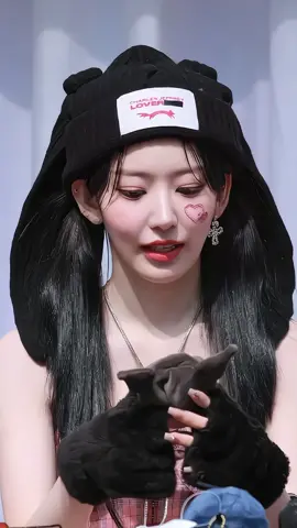 #SAKURA ✦ sakura lesserafim fanmeeting fancam (grey, pink, black) ୨୧ ✩.･*:｡≻───── ⋆♡⋆ ─────.•*:｡✩ #snoopysfancam #sakura #lesserafim #fancam #kpop  