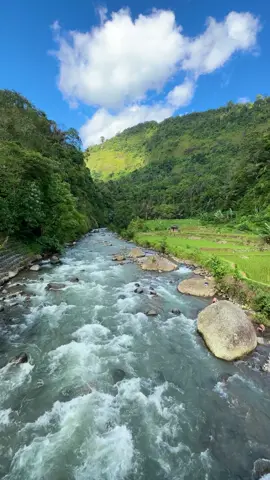 Siapa yang suka lewat jembatan ini? #healing #jalanjalan #wisata #holidays #traveller #backpacker #cianjurselatan #jawabaratbeautiful #sungai #liburan #solobackpacker
