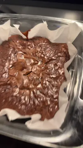 Not the prettiest brownie on the block but it’ll do… it will do. 