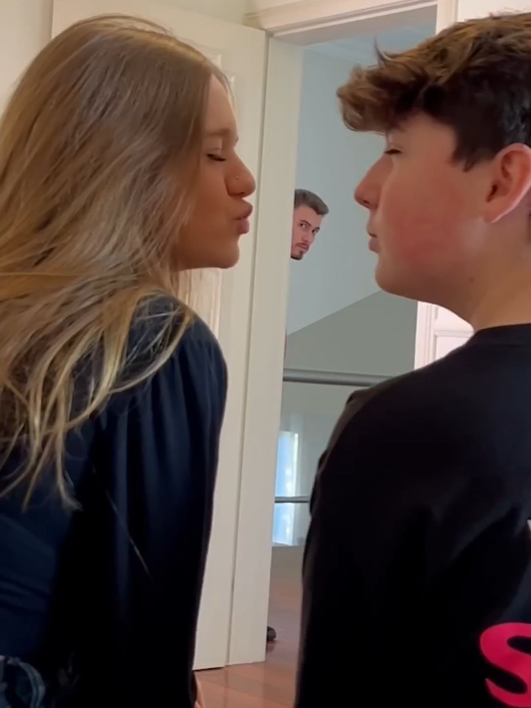 Quando Meu Irmão Mais Novo Tráz Uma Menina Para Casa 😒 #gabrielcaetano  #joaocaetano  #tropadojc  #mitologiacaetano  #fyp  #fypシ  #fypシ゚viral #gabecria  #joaocaetanoyt