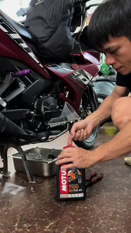 NHỚT MOTUL 7100 10W40 hàng nhập khẩu (Pháp) tem 3 lớp ##xuhuong##daunhotchinhhang##ThanhPhuongOIL##nhotxemay##motul