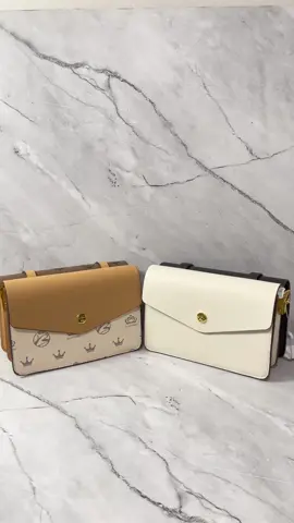 Emang boleh 2 tas dijadikan satu🥺😍 #Bllerown #tasselempangkekinian #tasselempangtiktokshop #tasselpangwanita #modis #duatasjadisatu 