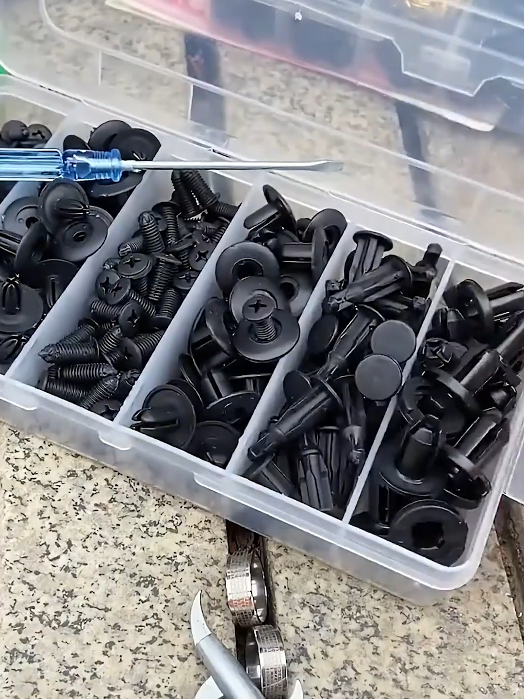 100 PCS Expansion buckle set box🤩 #car #cars #carrepair #carhacks #cartips #expansionscrew #buckle #tools