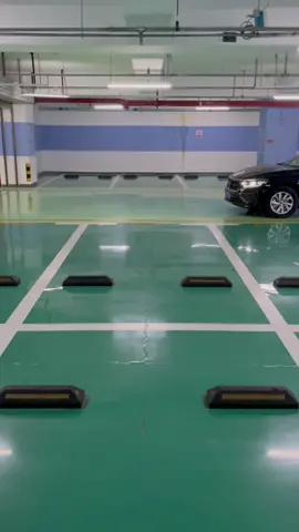 Send this to your friends who can’t park!#driving  #skills  #knowledge  #fpy  #fyp  #tips  #foryou