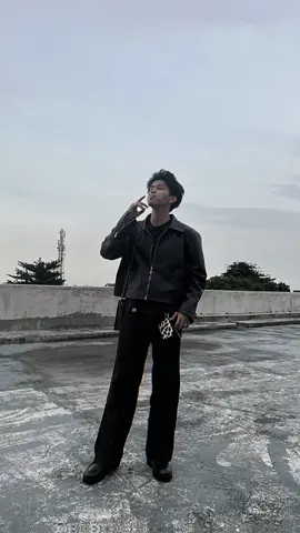 Mau Jaket Kulit Crop Atau Gamis Umar?