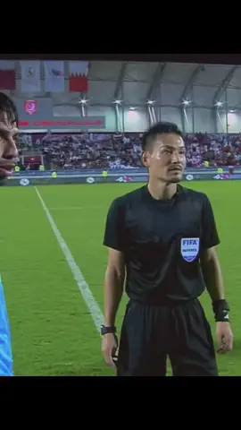 Một chiêc 2light trọng tài với chiếc nhạc loạn xà ngầu😀 #satoryuji #佐藤隆治 #trongtaififa #fifareferee 