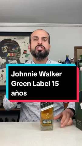Catamos Johnnie Walker Green label, la versión etiqueta verde de JW, un blended malt whisky elaborado en Escocia. JW Green tiene un envejecimiento mínimo de 15 años en barricas de roble e incluye solamente whiskys de malta de todas las regiones de Escocia #locatamos #jwgreen #greenlabel #johnnie #johnniewalker 