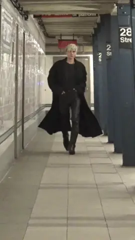 #catwalk #horsewalk #runwauwalk #modelwalk #catwalkmodel #trending #00s #nyfw #fashion #Runway #malemodel #catwalkchallenge 