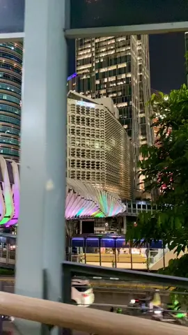 Siapa yang gabungin lagu ini woyyyy😭😭😭 #fypシ #viral #sadvibes #jakarta #view #citylife 