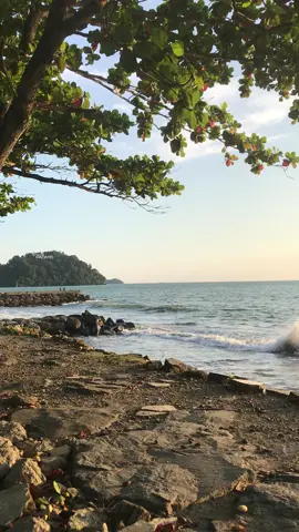 Kupikir perasaan yang datang hanya sesaat, tapi ternyata rasa ini menetap.  #JelajahRamadan #fyp #fypシ #foryoupage #sunset #padang #hariiniesokdanseterusnya #pantaipadang #fyp 