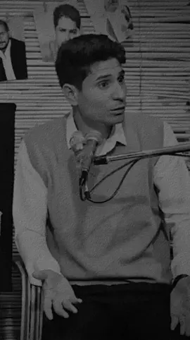 ياخي وين چان هاذه الشاعر😔💔@الشاعر عزام الشمري_بس المشكله شتريد تحجي😔#المصمم_بيرو✨فيدهات_شعر_تعب_ساعتين_اصمم_قدرو_تعبي✨ 