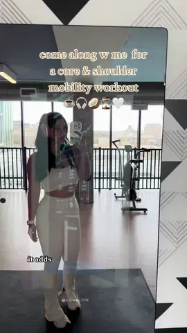 @fabletics obbsessed with this new cream froth gym matching  set #fableticspartner #fyp #fy #foryou #cleangirlaesthetic #cleangirllook #workoutroutine #workout #shouldermobility #matchingset #workoutset 