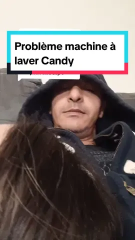 Réponse à @aureliiee03 L'erreur E20 sur une machine à laver Candy indique un problème de vidange. Voici quelques causes possibles, même après avoir changé la pompe de vidange et le pressostat : 1-Obstruction du filtre de vidange : Le filtre de vidange est souvent obstrué par des petits objets comme des pièces de monnaie, des boutons ou des fils. Nettoyez le filtre de vidange en suivant les instructions de votre manuel d'utilisation. 2-Tuyau de vidange bouché : Le tuyau de vidange peut être plié, écrasé ou obstrué par des saletés. Vérifiez le tuyau de vidange sur toute sa longueur et nettoyez-le si nécessaire. 3-Défaillance du flotteur de sécurité : Le flotteur de sécurité est un dispositif qui empêche la machine à laver de déborder. Si le flotteur est bloqué ou défectueux, il peut empêcher la machine de vidanger correctement. Vérifiez le flotteur de sécurité et remplacez-le si nécessaire. 4-Problème électrique : Un problème électrique peut également empêcher la pompe de vidange de fonctionner correctement. Si vous suspectez un problème électrique, il est préférable de faire appel à un technicien qualifié. 5. Carte électronique défectueuse : Dans de rares cas, l'erreur E20 peut être causée par une carte électronique défectueuse. Si vous avez vérifié toutes les autres causes possibles et que l'erreur persiste, il est possible que la carte électronique soit défectueuse. Dans ce cas, il est nécessaire de faire appel à un technicien qualifié pour la remplacer. Conseils: Avant de commencer à dépanner votre machine à laver, assurez-vous qu'elle est débranchée du secteur. Consultez le manuel d'utilisation de votre machine à laver pour obtenir des instructions spécifiques sur la façon de dépanner l'erreur E20. #ProblèmeMachineALaver #ErreurE20 #Candy #LaveLinge #Dépannage #Tutoriel #Réparation #Filtres #Tuyau #PompeDeVidange #Flotteur #Conseils #Astuces #Electroménager #DIY 