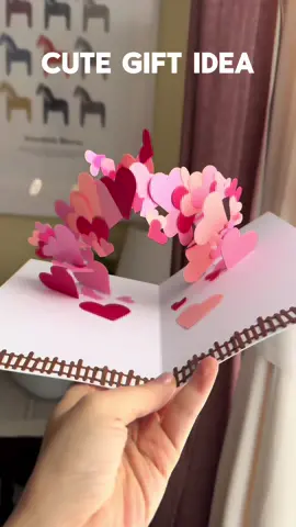 Cute gift idea:popup gift card#DIY #cutegiftideas #easytomake #giftsforher #giftforhim #giftforfriend #heart#ValentinesDay #weddinggiftideas #giftformom 