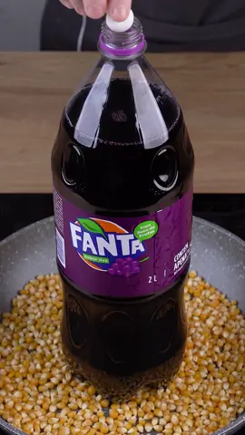 Add Mentos to Fanta and you will be surprised by the result of this popcorn #cooking #Recipe #EasyRecipe #quickrecipes #popcorn #soda #movie #fyp 