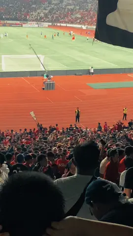 Romantisme cinta paling nyata “sepakbola”. #timnasday #timnasgaruda #indonesia🇮🇩 
