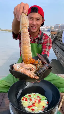 #1M #viral #foryoupage #fyp #foryou #fypシ゚viral #eatingshow #chineseeatingshow #eatingmukbang #foodeatingshow #foodeating #forfun #mukbang #favorite #fisherman #eating #seafood 